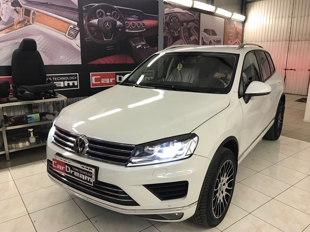 Перетяжка салона автомобиля Volkswagen Touareg