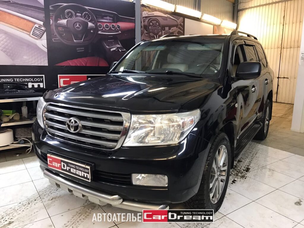 Перетяжка салона Toyota Land Cruiser 200 (бежевая кожа)