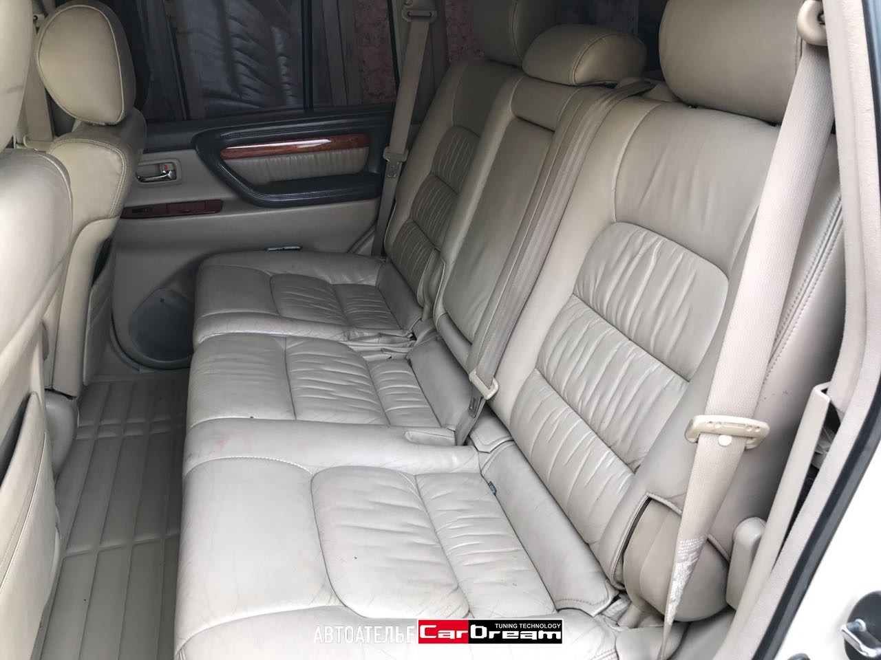 Перетяжка салона Lexus LX 470