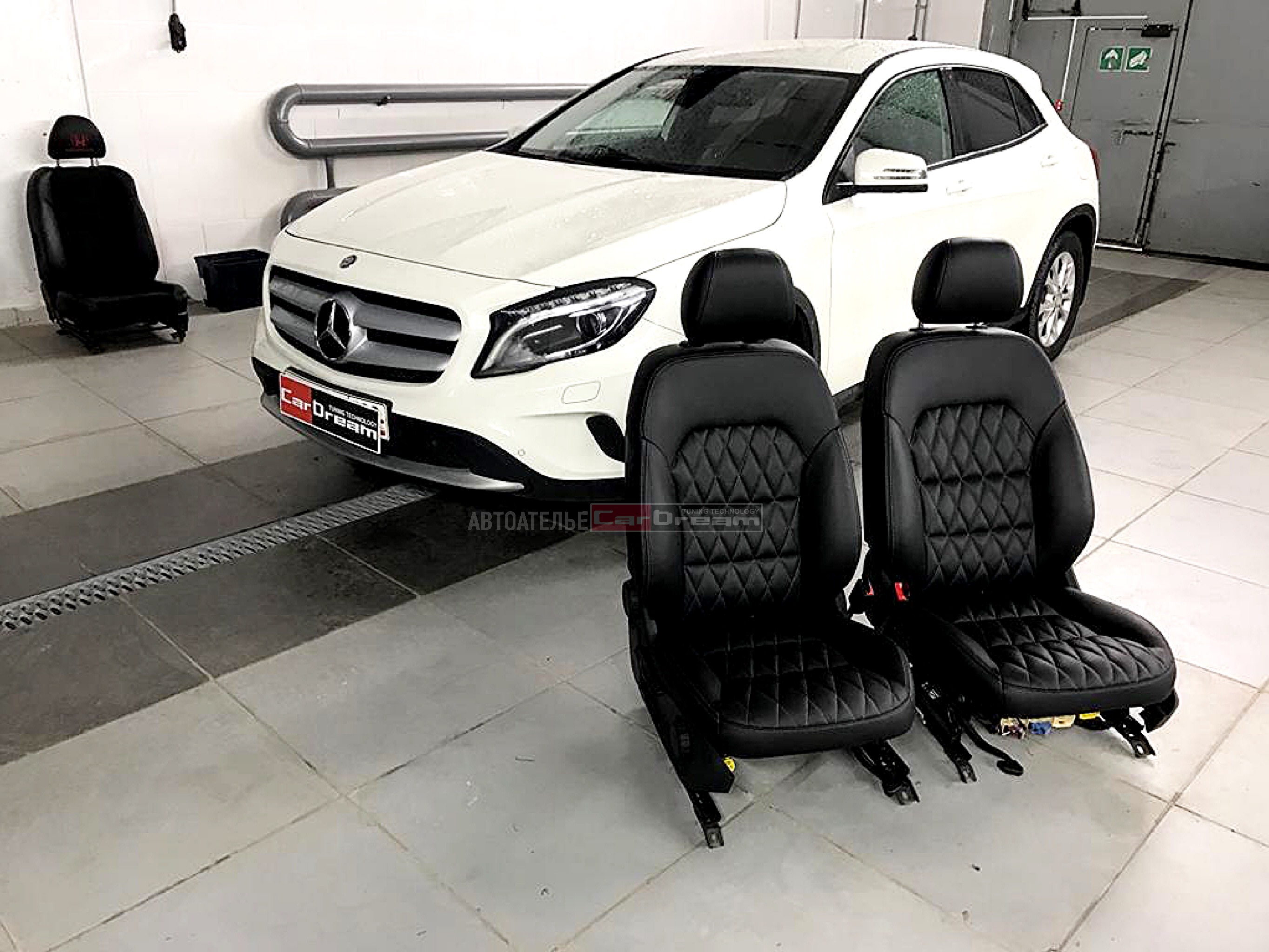 Перетяжка салона с тряпки на кожу MERCEDES-BENZ GLA 250