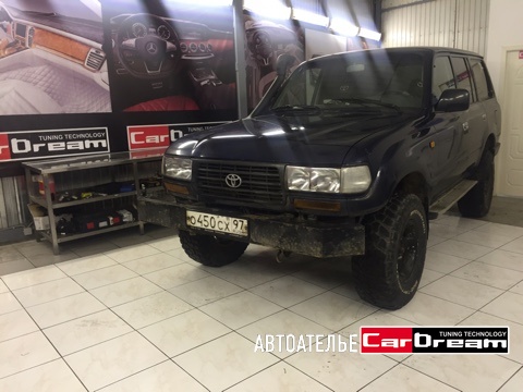 Перетяжка салона автомобиля Toyota Land Cruiser 80