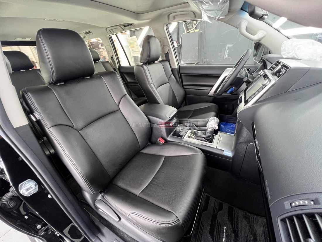 Новый Toyota Land Cruiser Prado 150 Араб 2021г.в / Перетяжка салона с ткани на кожу с перфорацией.