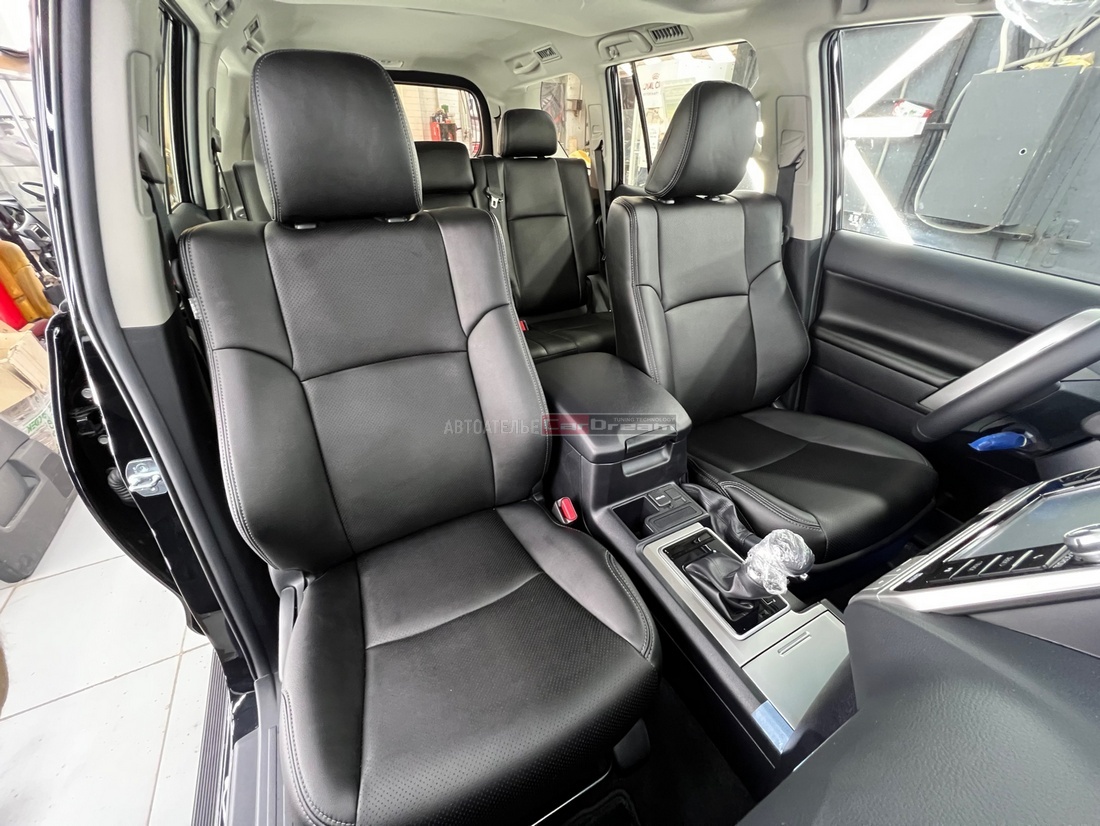 Новый Toyota Land Cruiser Prado 150 Араб 2021г.в / Перетяжка салона с ткани на кожу с перфорацией.