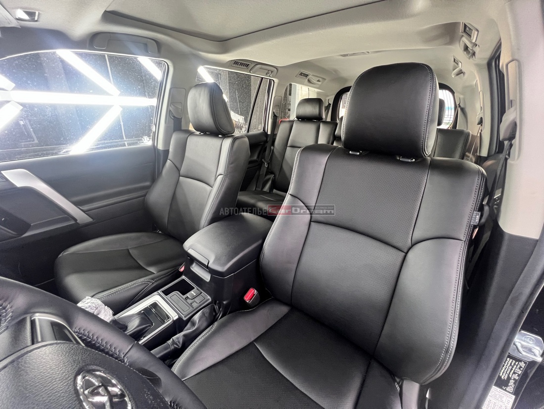 Новый Toyota Land Cruiser Prado 150 Араб 2021г.в / Перетяжка салона с ткани на кожу с перфорацией.