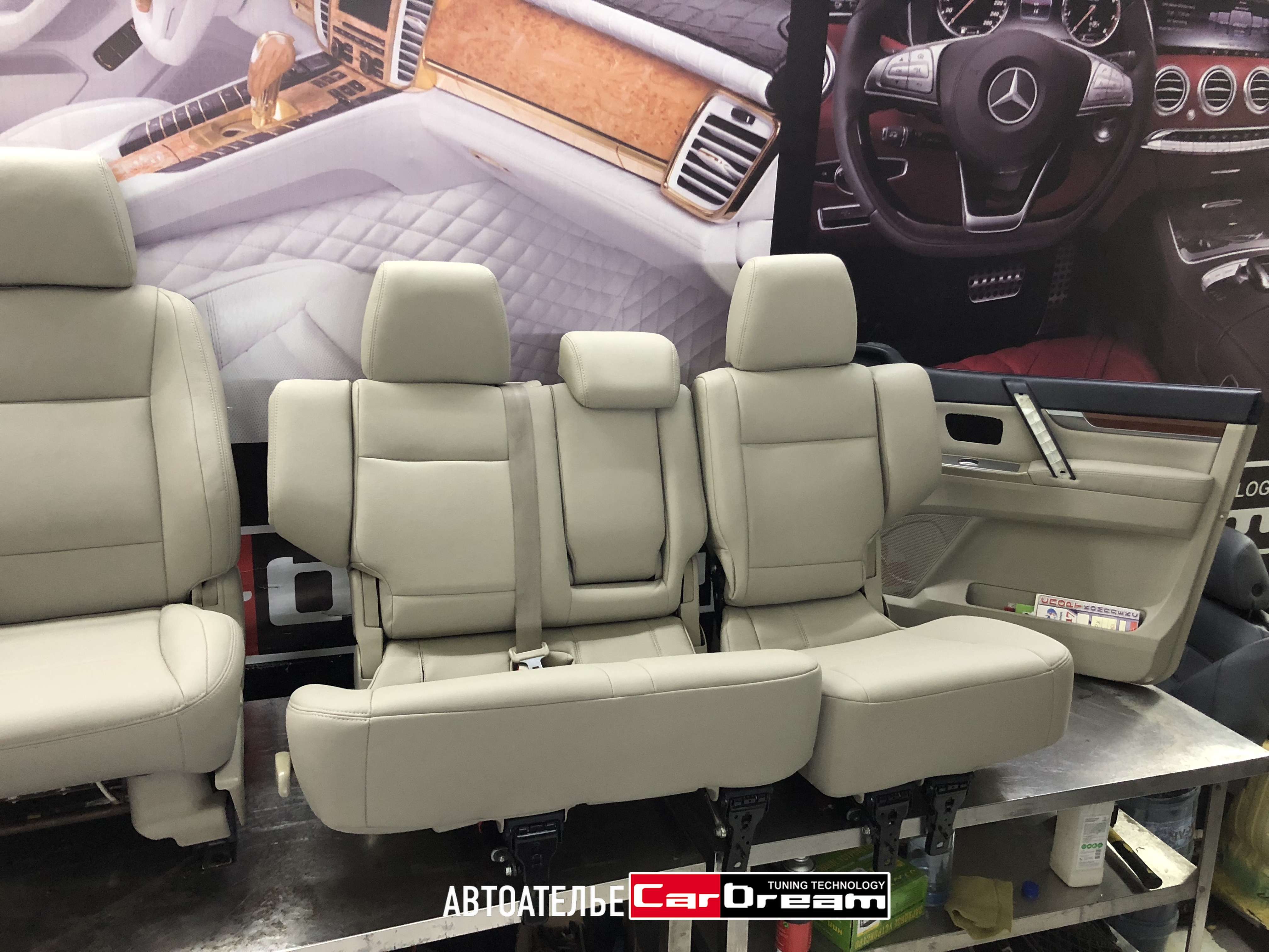 Перетяжка салона Mitsubishi Pajero IV кожей