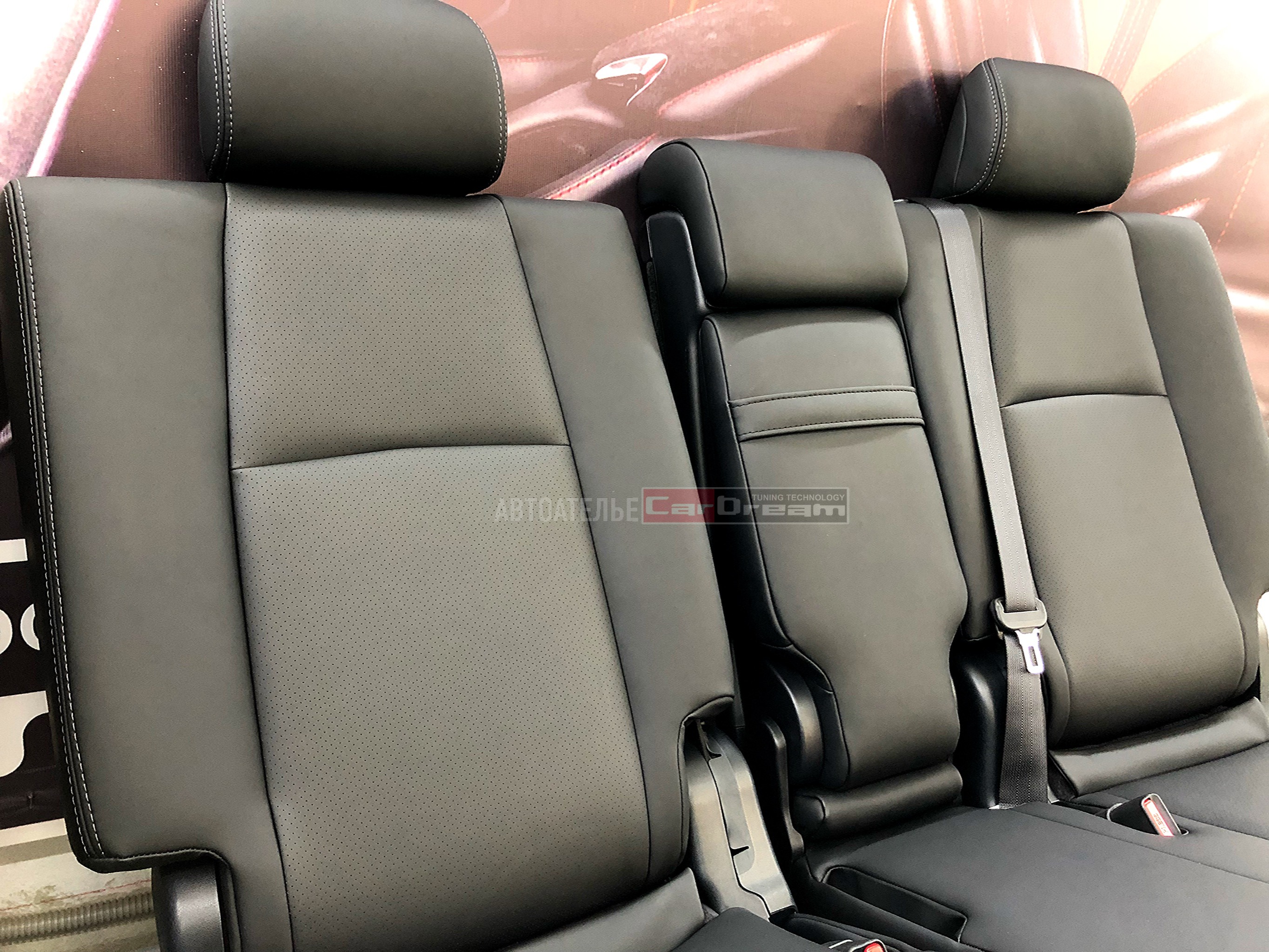 Перетяжка салона Toyota Land Cruiser Prado 150 2020г.в с тряпки на кожу Nappa