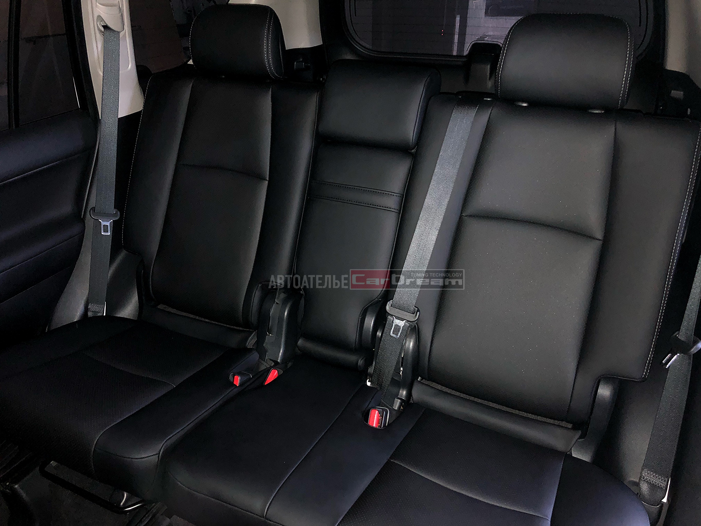 Перетяжка салона Toyota Land Cruiser Prado 150 2020г.в с тряпки на кожу Nappa