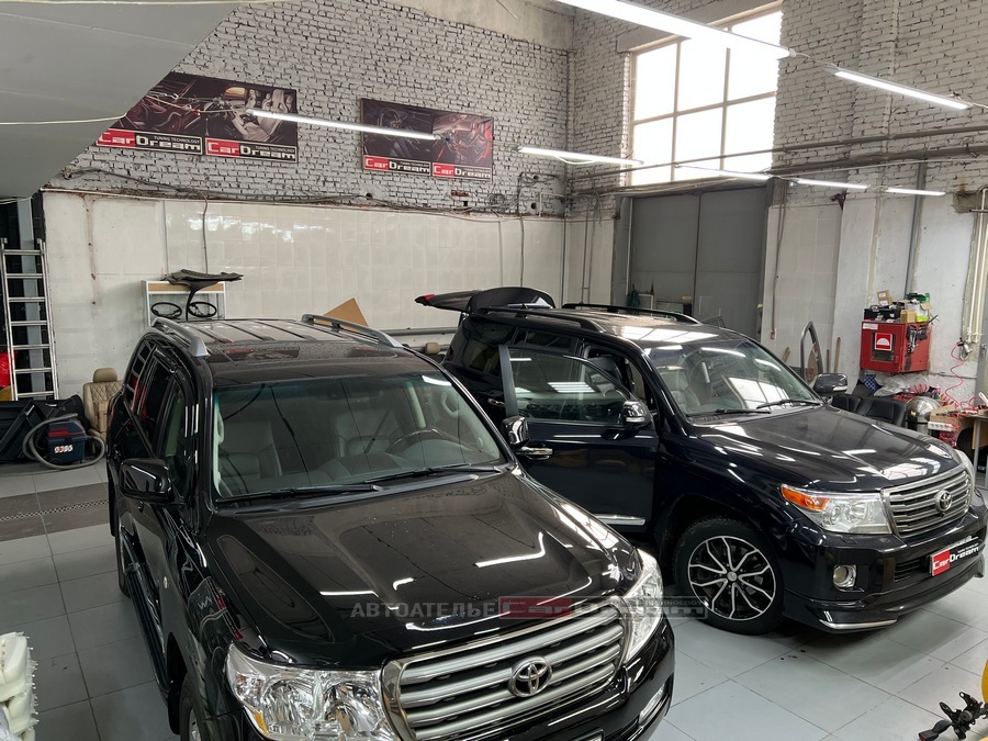 Перетяжка салона Toyota Land Cruiser 200 с анатомией передних сидений под Lexus LX570 + аквапринт салона + 3D коврики.