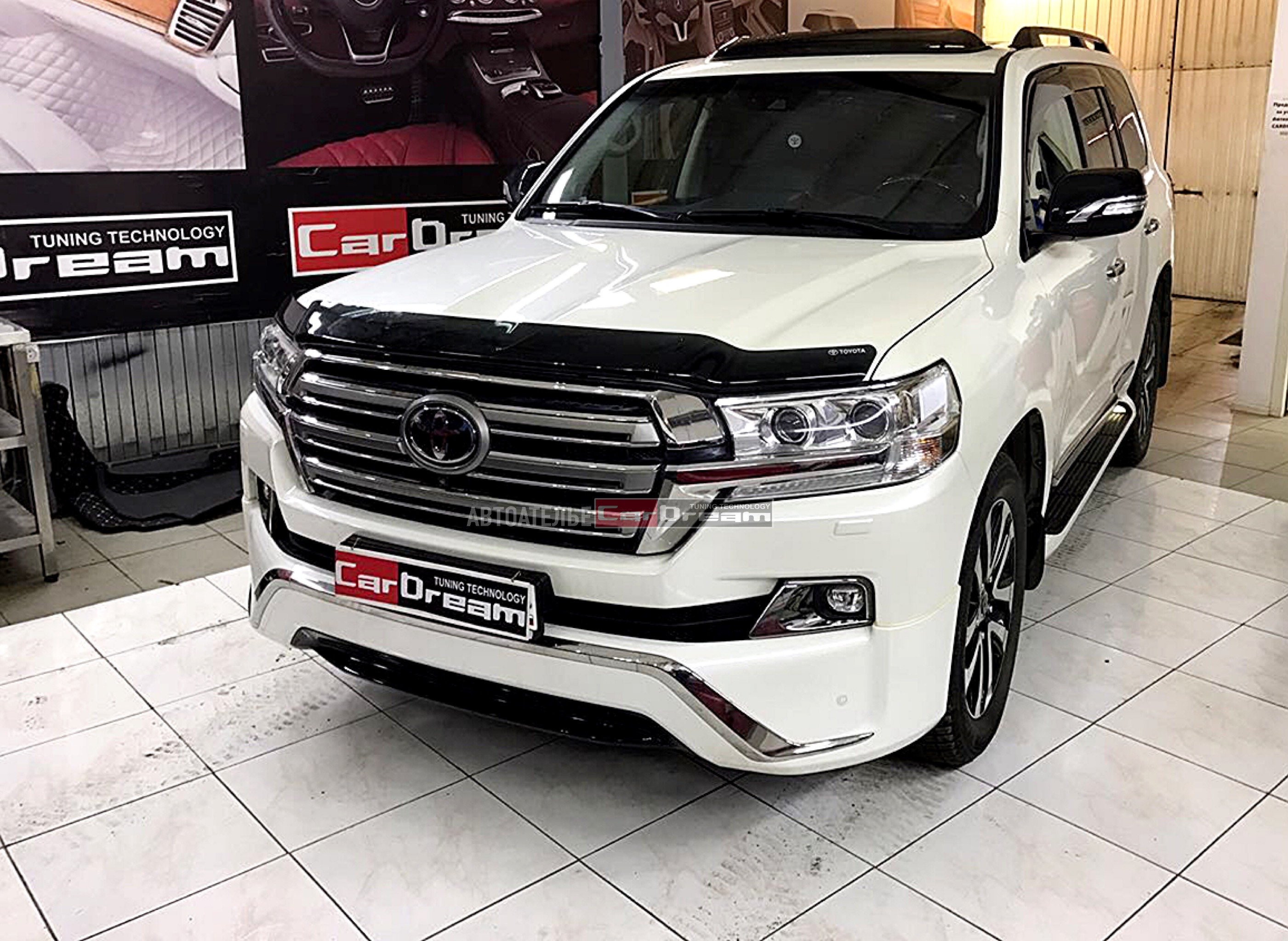 Перетяжка салона Toyota Land Cruiser 200 (2018 г.в) под комплектацию EXCALIBUR