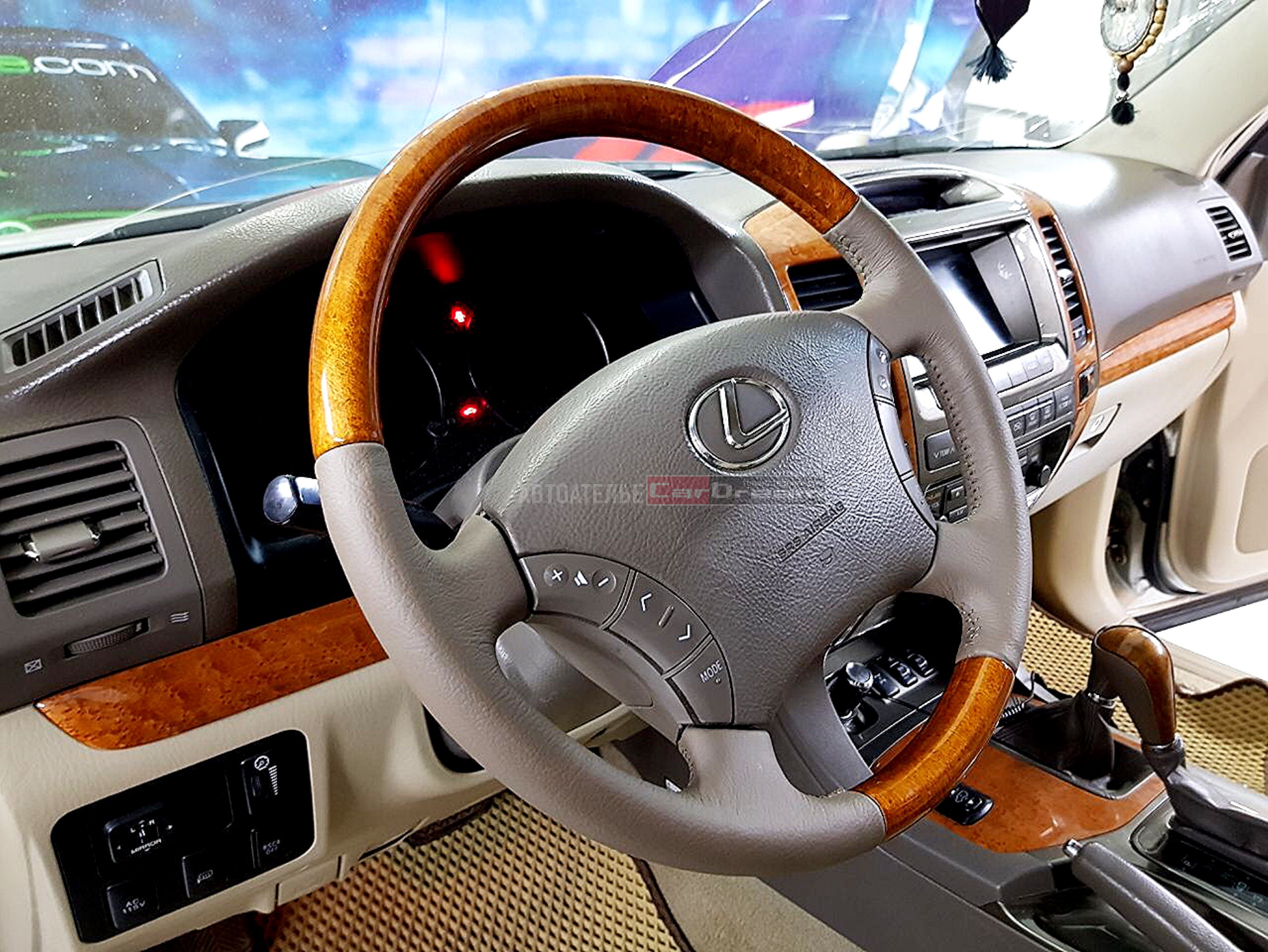 Кожаный салон, сиденья, обшивка салона LEXUS GX470