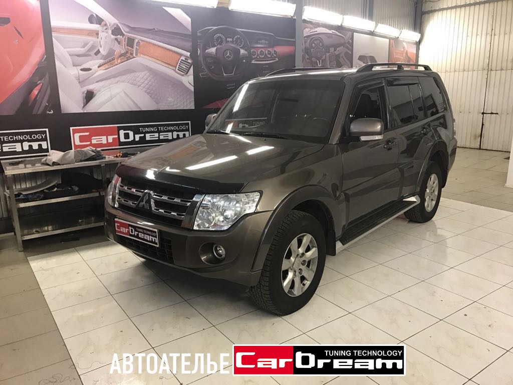 Перетяжка салона автомобиля MITSUBISHI PAJERO