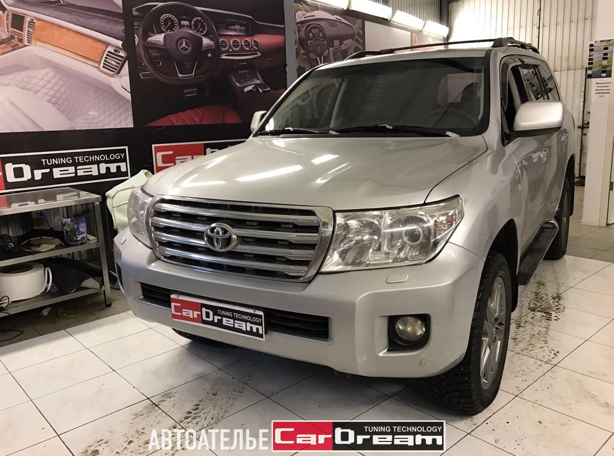 Перетяжка салона Toyota Land Cruiser 200 под excalibur