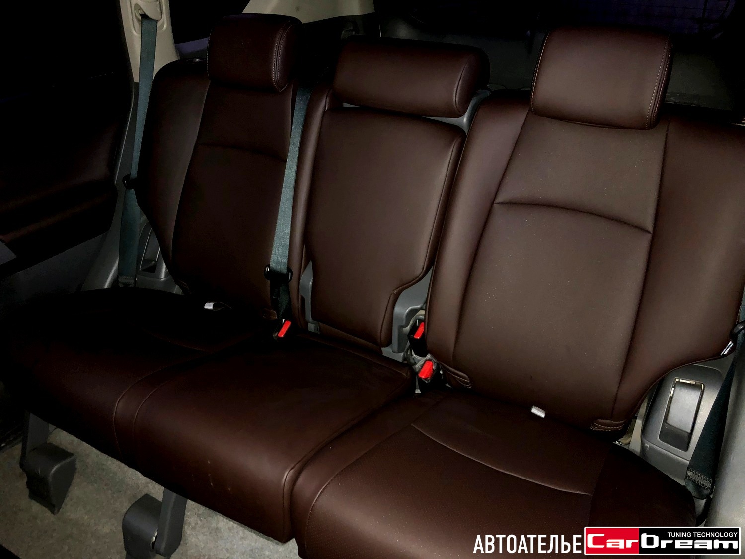 Перетяжка салона Toyota Land Cruiser Prado 150 кожей Nappa Chocolate