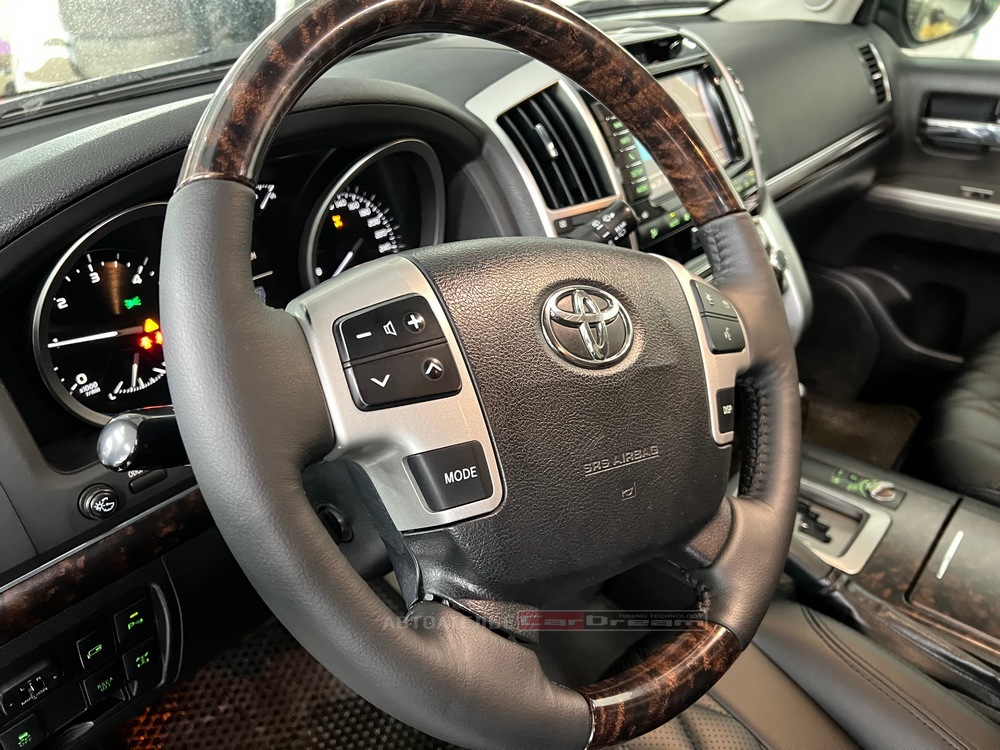 Перетяжка салона Toyota Land Cruiser 200 с АНАТОМИЕЙ передних сидений под LEXUS LX570